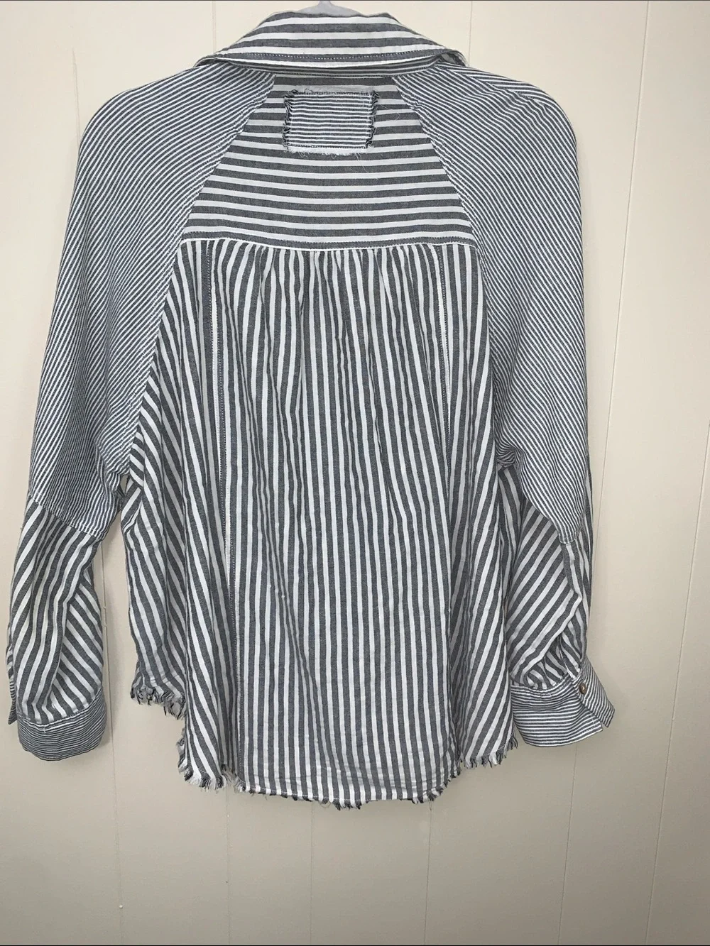 MIOU MUSE Women's Gray & White Striped Button-Down Shirt